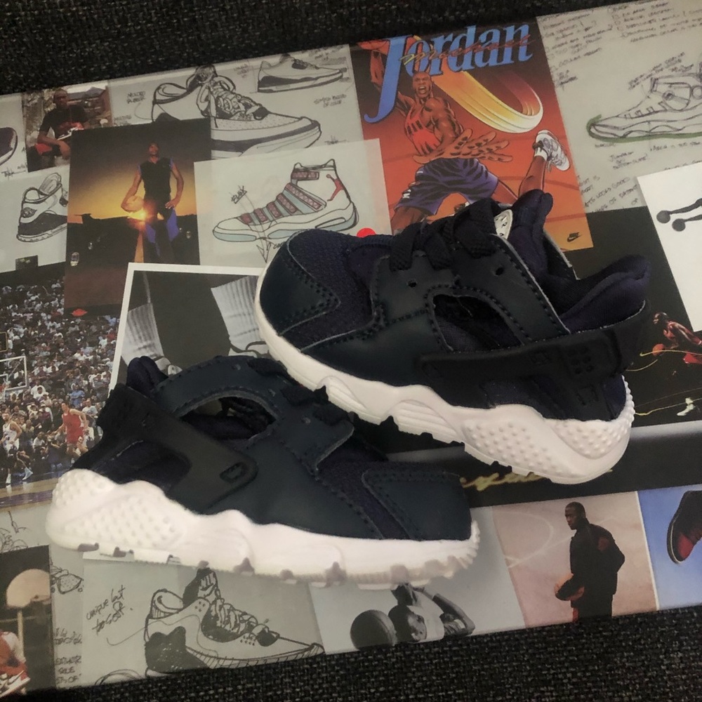 Nike Air Huarache Sz 3 toddler Kobe LeBron Baby